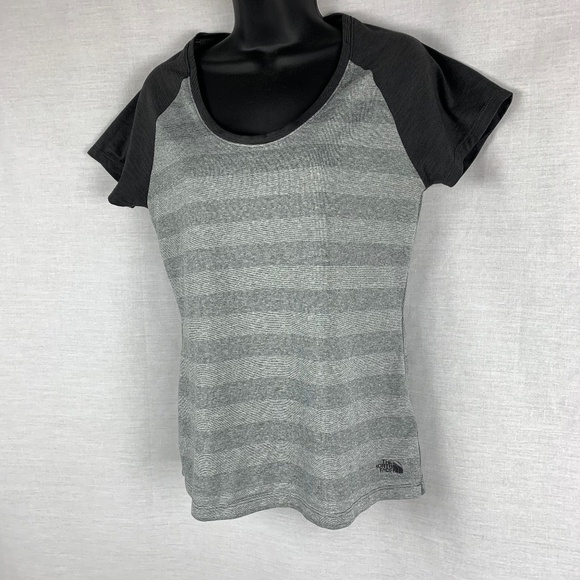 Ladies The North Face Grey Short Sleeve Flashdry Athletic Shirt Size M - Picture 1 of 6